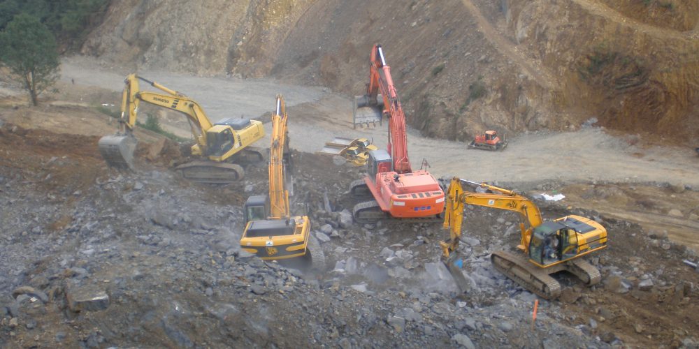 EXCAVACIONES Y DESMONTES